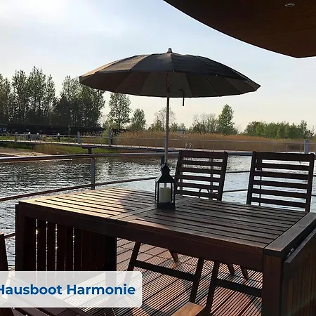 Hausboot Harmonie * Bitterfeld-Wolfen