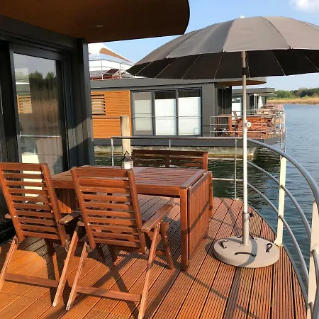 Úszó hotel Hausboot Harmonie *