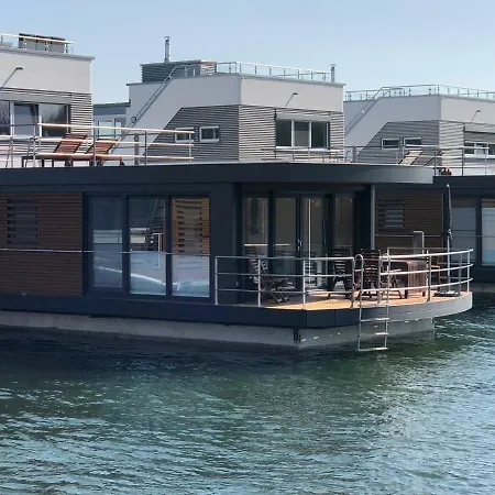 Hausboot Harmonie * Bitterfeld-Wolfen