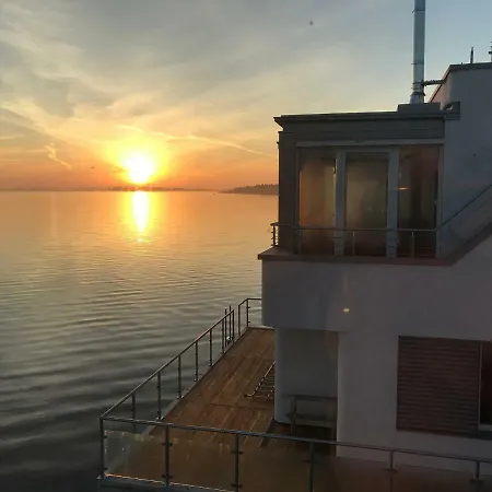 Hotel na wodzie Hausboot Harmonie *