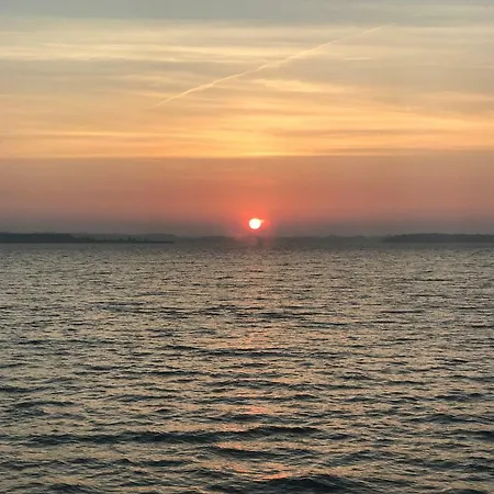 Hausboot Harmonie Hotel en barco Bitterfeld-Wolfen