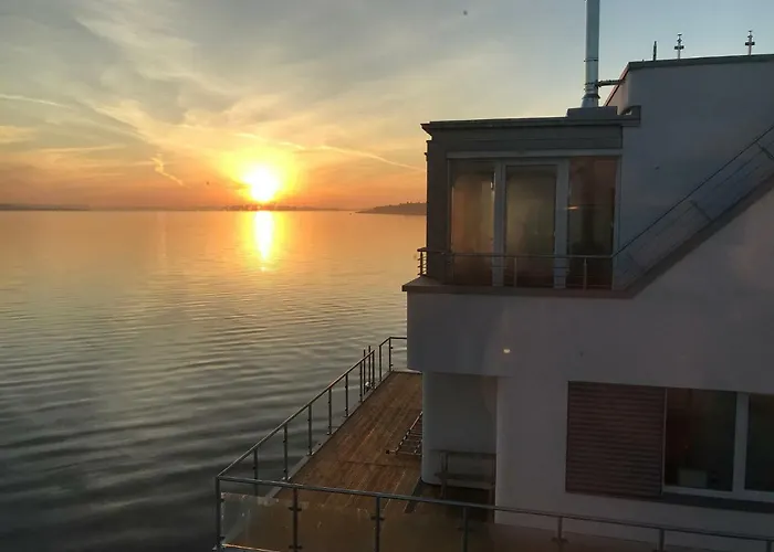 Hotel na wodzie Hausboot Harmonie *