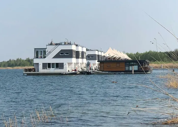 Hotel na wodzie Hausboot Harmonie *