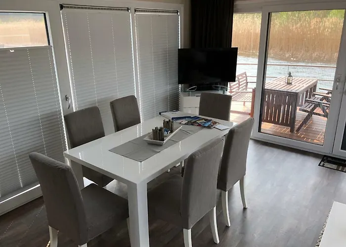 Hausboot Harmonie * Bitterfeld-Wolfen